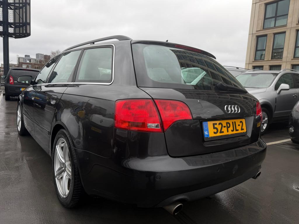 Audi A4 Avant 1.8 Turbo Advance Automaat Rijdt en Schakelt P, Auto's, Audi, Gebruikt, Zwart, 4 cilinders, 163 pk