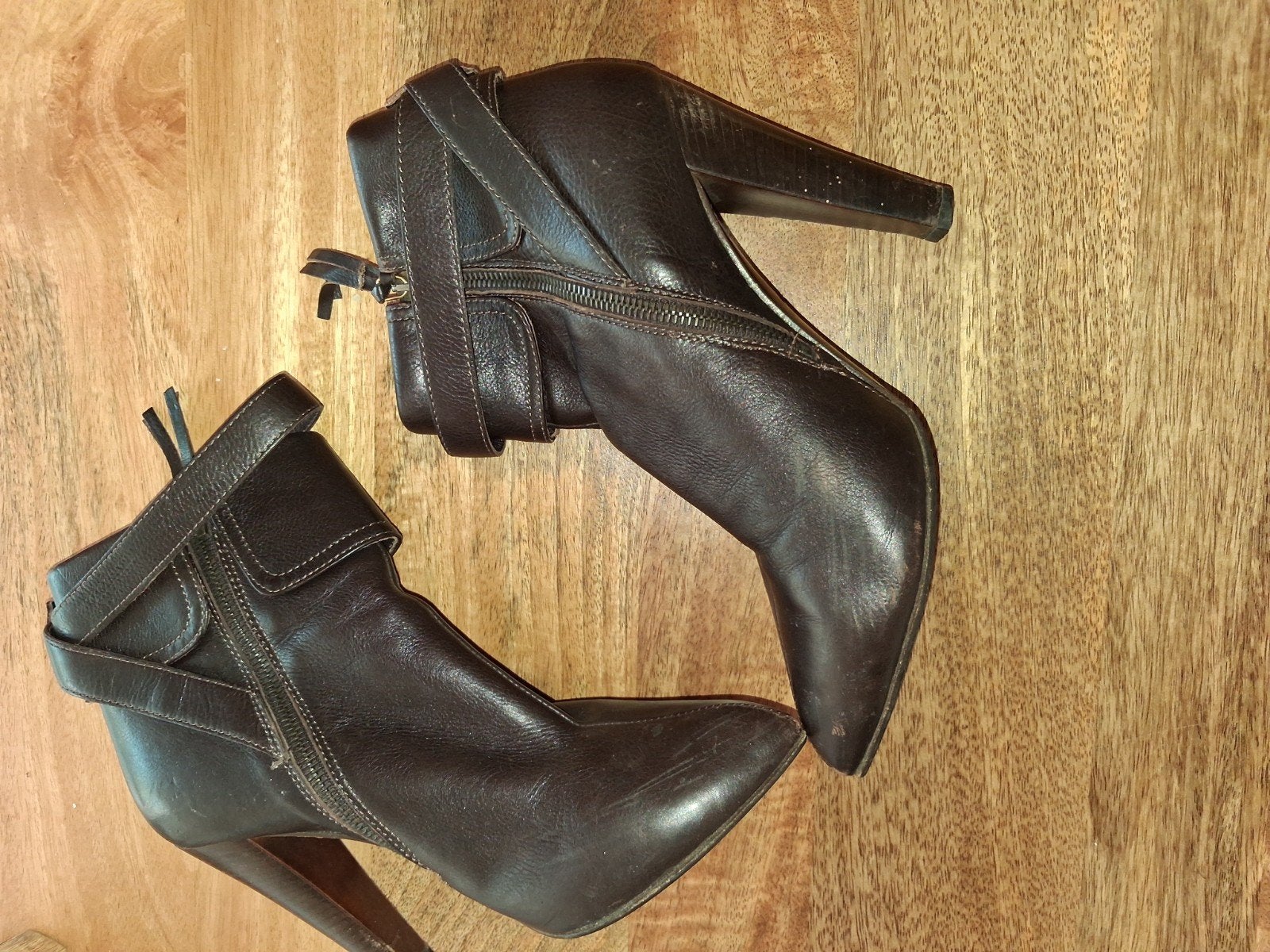 Miu Miu bruine leren enkellaarsjes maat 38, Kleding | Dames, Schoenen, Ophalen of Verzenden, Zo goed als nieuw, Bruin