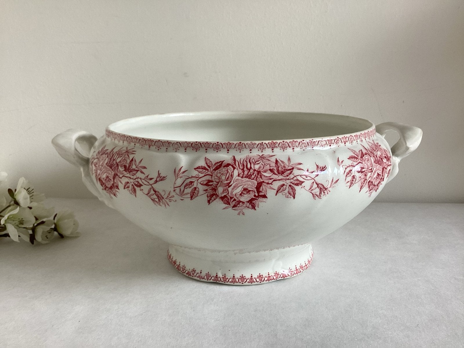 Antieke Boch Frères Minerva Terrine - rood bloemenpatroon, Ophalen of Verzenden