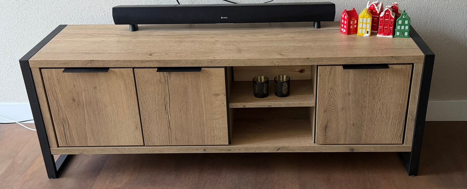 Zo goed als nieuw, Tv meubel, Huis en Inrichting, Kasten | Televisiemeubels, 150 tot 200 cm, Ophalen of Verzenden, Zo goed als nieuw