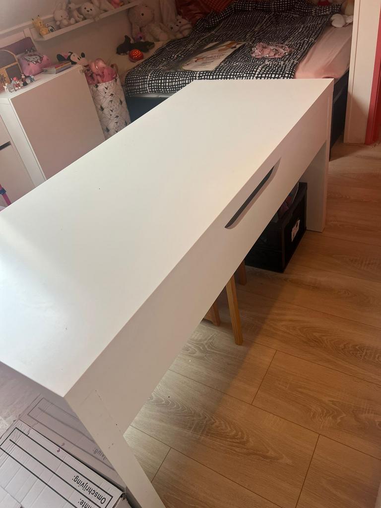 IKEA MALM bureau, Huis en Inrichting, Bureaus, Ophalen, Gebruikt