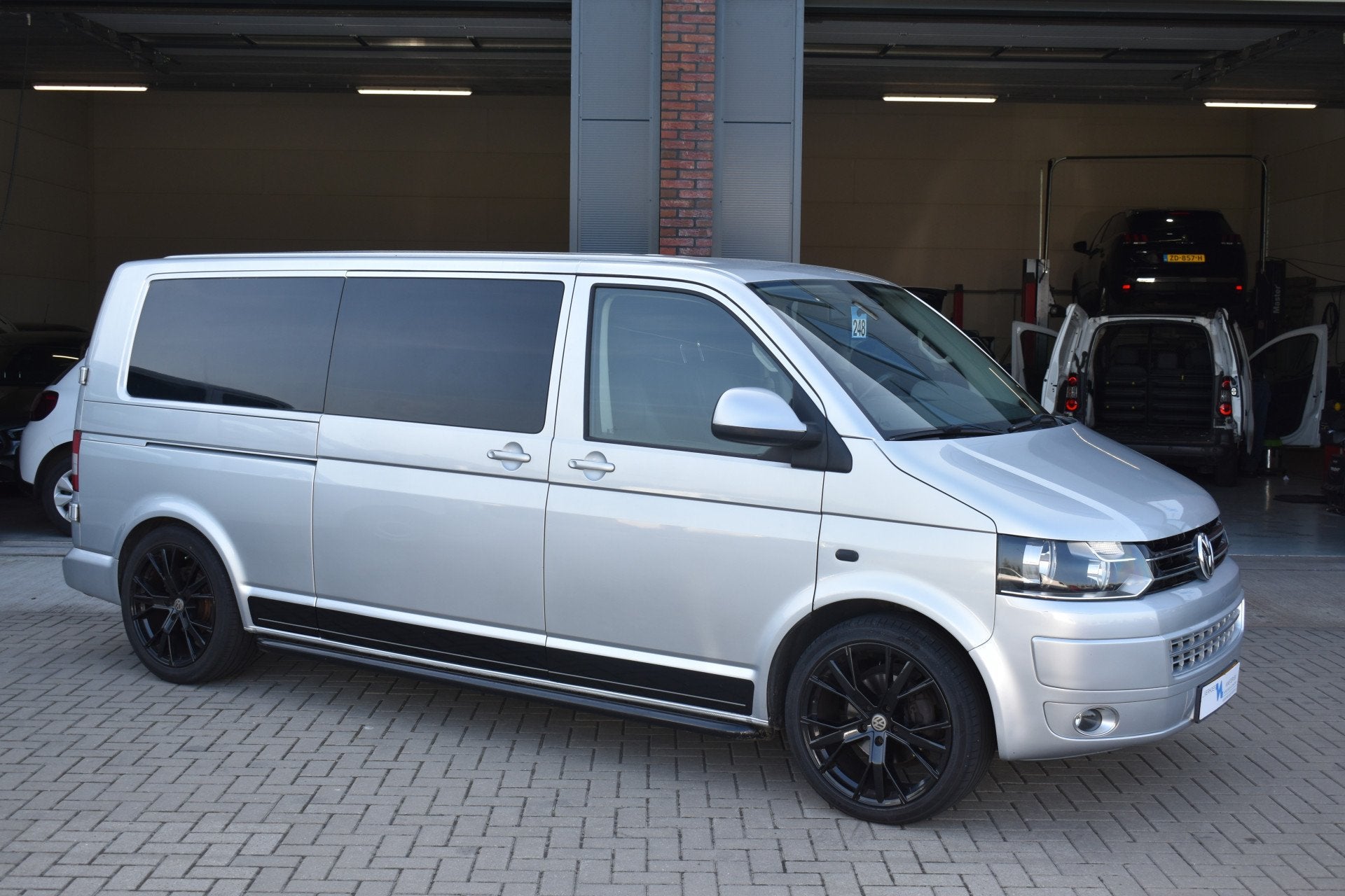 Volkswagen Transporter 2.0 TDI L2H1 DC Comfortline 65 Editio, Euro 5, Gebruikt, 4 cilinders, 1905 kg