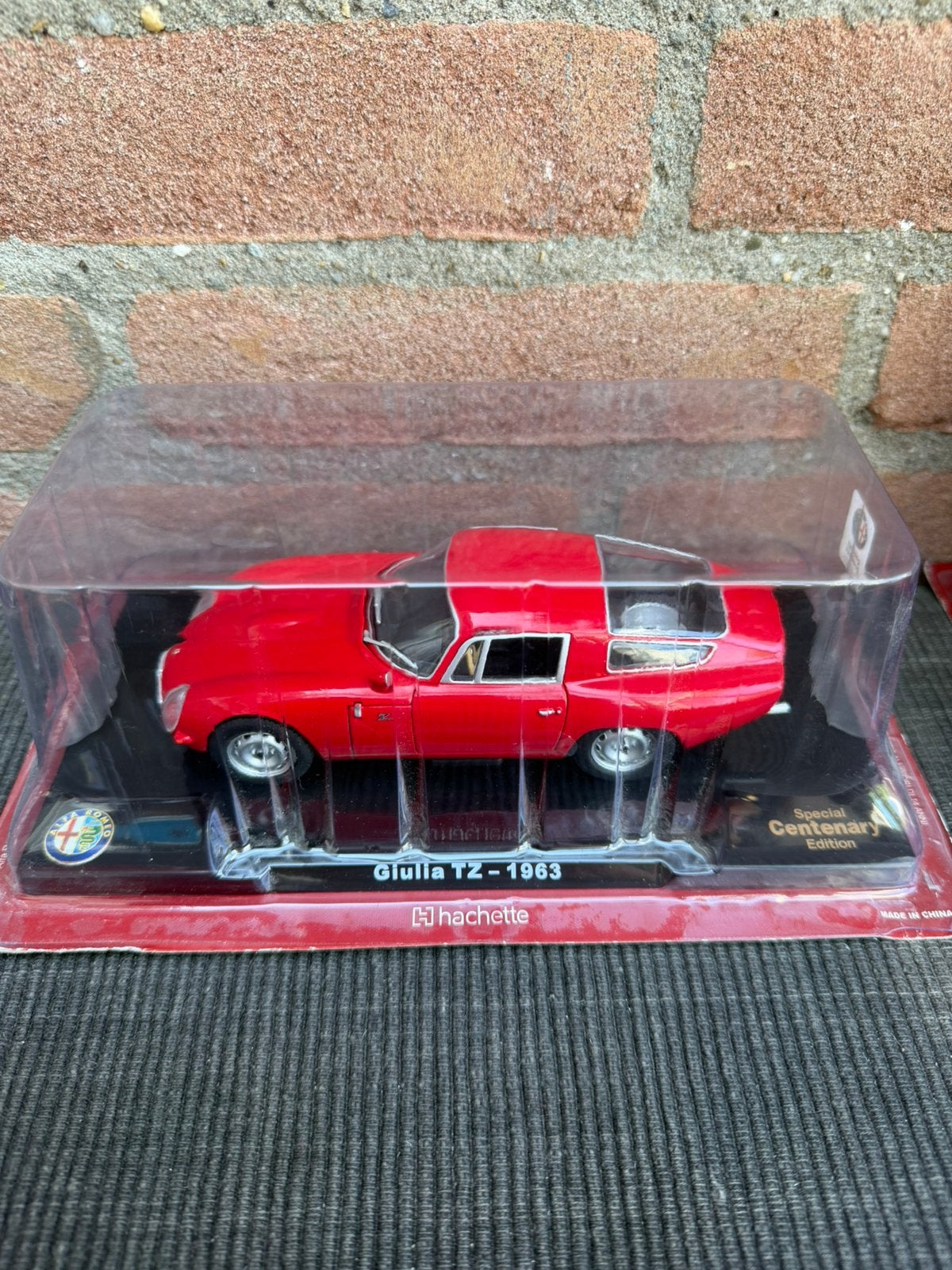 1:24 Alfa Romeo Giulia TZ (2) ……. 30,-, Ophalen of Verzenden, Nieuw, Auto, Overige merken