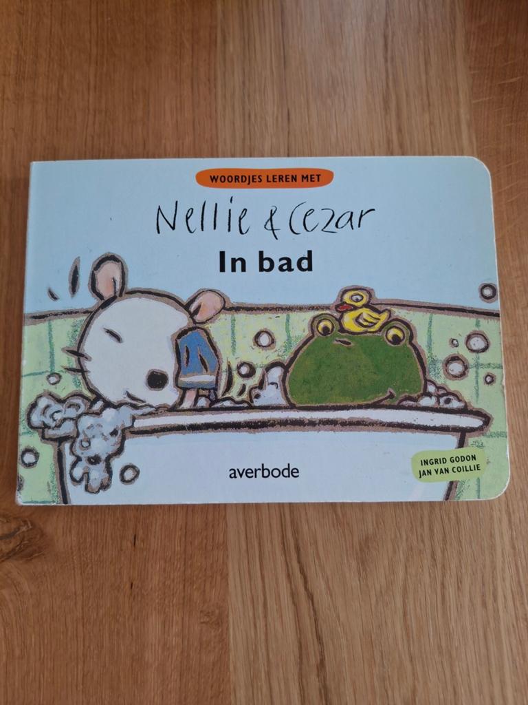 Nellie & Cezar: In bad - Woordjes leren met, Boeken, Ophalen of Verzenden, Zo goed als nieuw, Ingrid Godon, Jan Van Coillie, 1 tot 2 jaar
