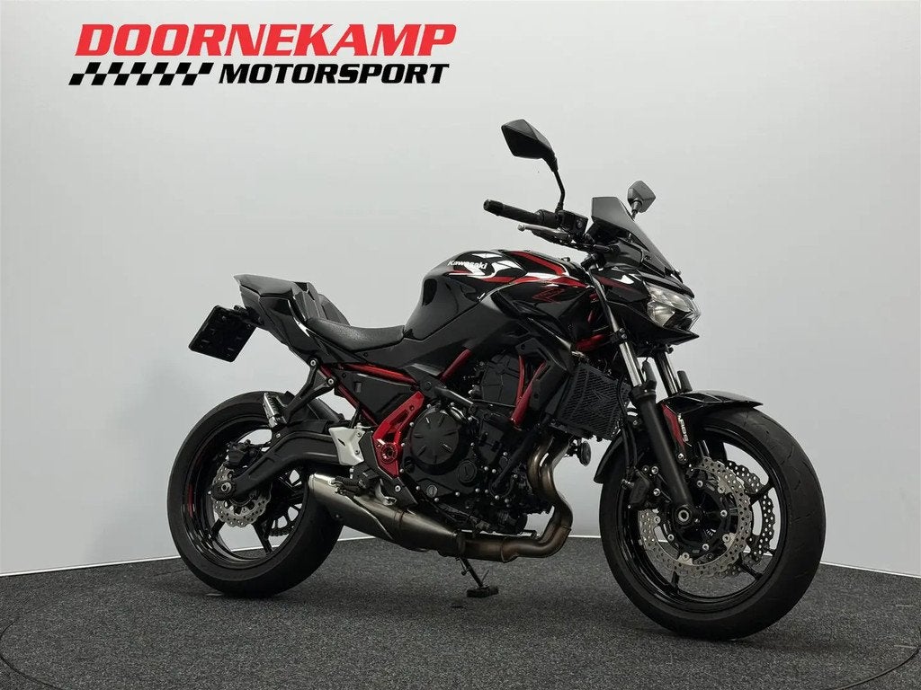 ≥ Kawasaki Z 650 ABS € 7.750,00 (m2406212641) — Motoren