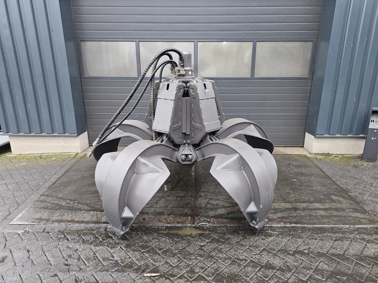 fuchs hdms 800l, Zakelijke goederen