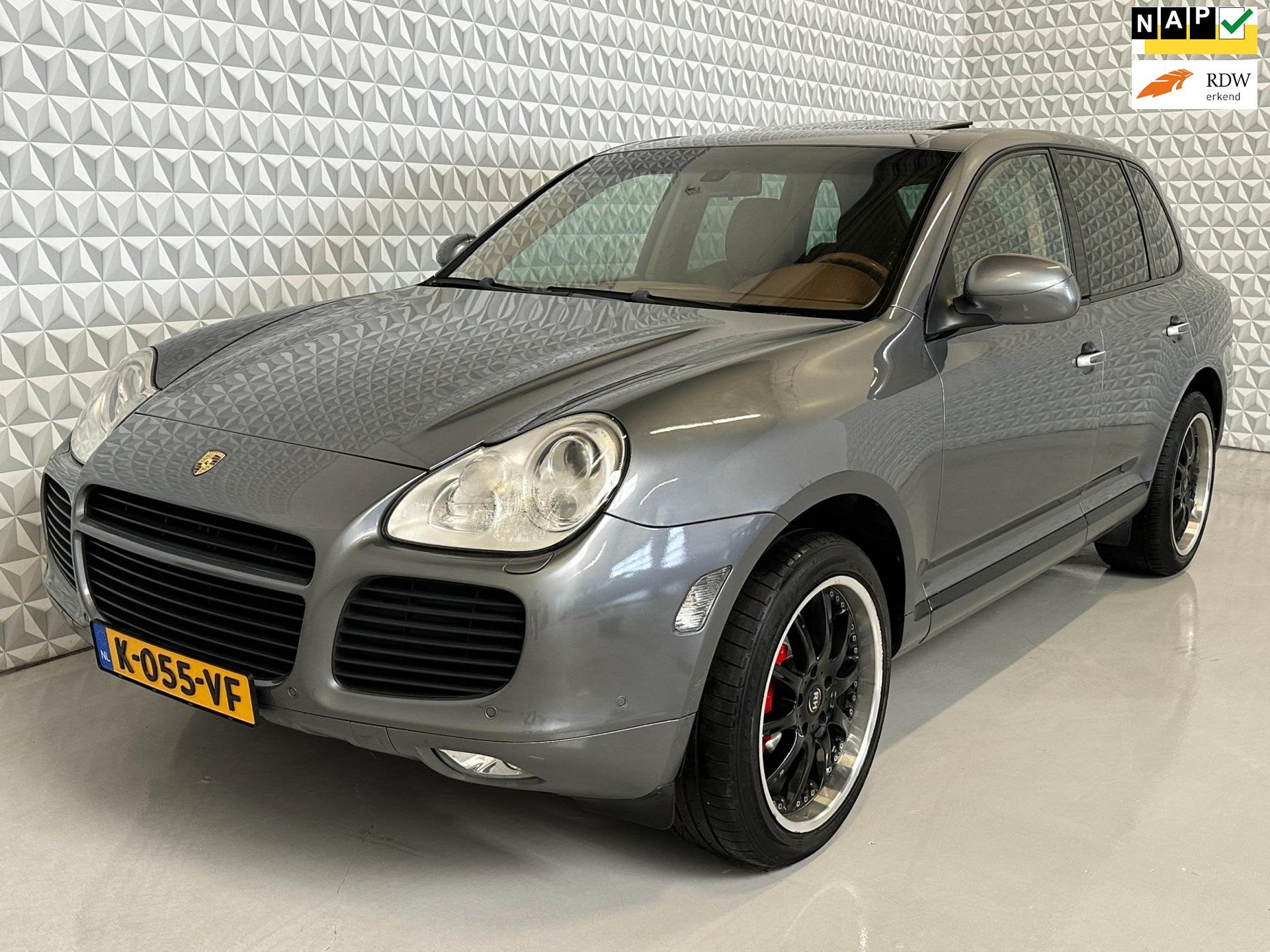 Porsche Cayenne 4.5 Turbo / TEMPERATUUR LOOPT OP! (2006), Auto's, Porsche, Automaat, Cayenne, Traction-control, Gebruikt