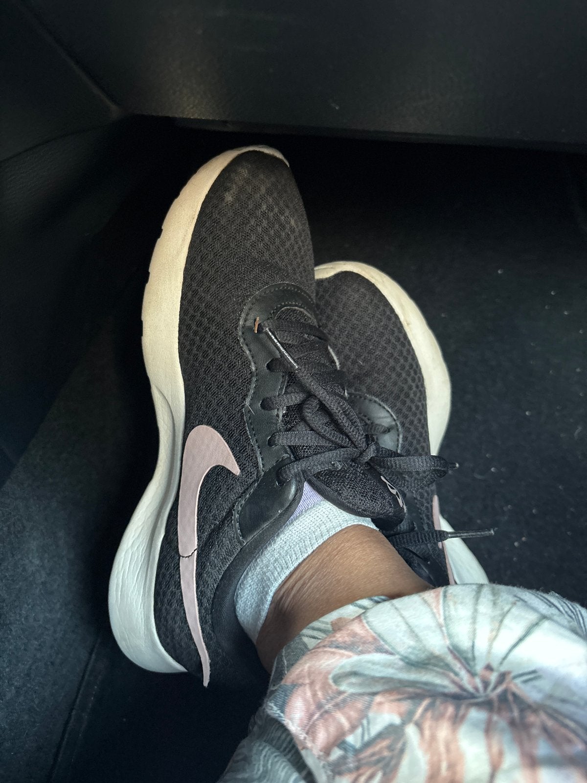 Nike Tanjun sneakers zwart met roze detail#38, Ophalen of Verzenden, Gedragen, Zwart, Sneakers of Gympen