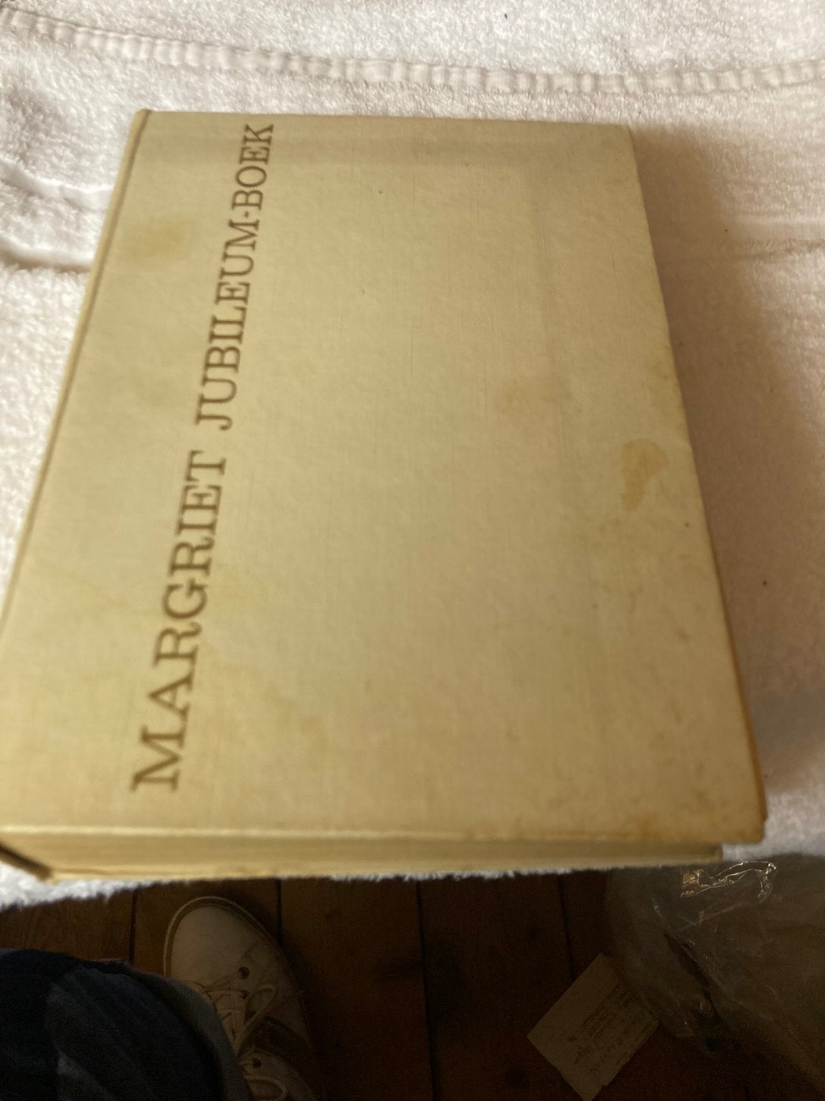 vintage Margriet Jubileum boek, Ophalen of Verzenden, Gelezen