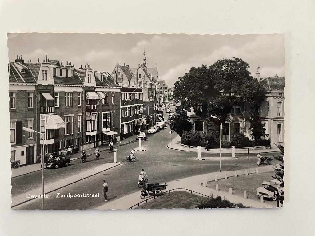 D768 Oude ansichtkaart Deventer : Zandpoortstraat, Verzamelen, Ophalen of Verzenden, Voor 1920, Gelopen, Overijssel