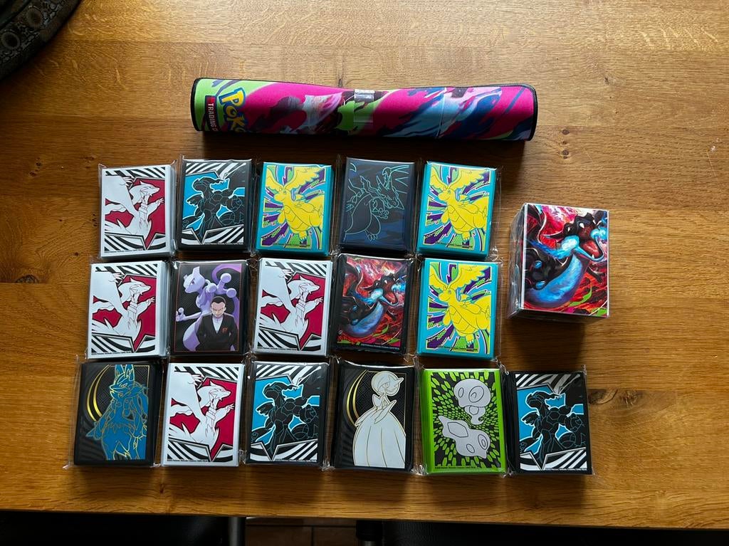 Pokemon asseccoires, etb sleeves, playmath, deckbox, Ophalen of Verzenden, Zo goed als nieuw, Sleeves of Kaarthoesjes