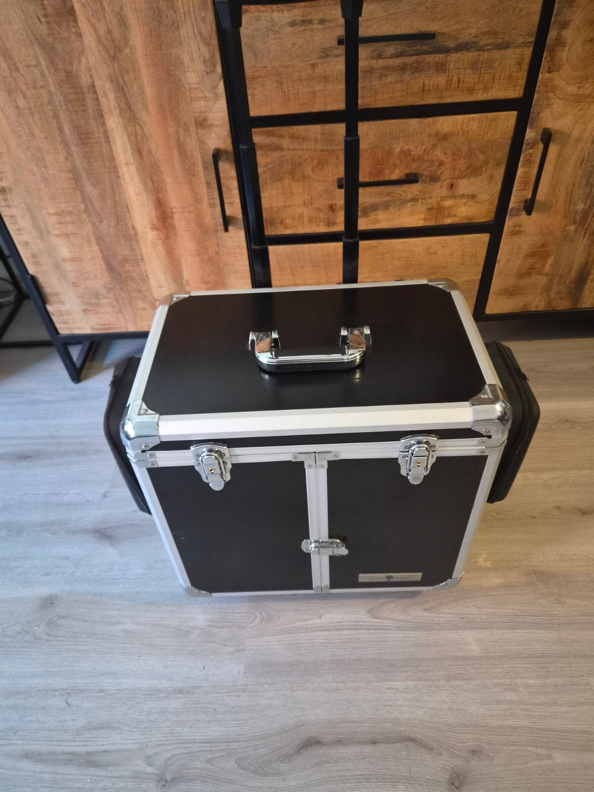 Pedicurekoffer met stroomaansluiting., Ophalen, Zo goed als nieuw, Hard kunststof, Minder dan 50 cm