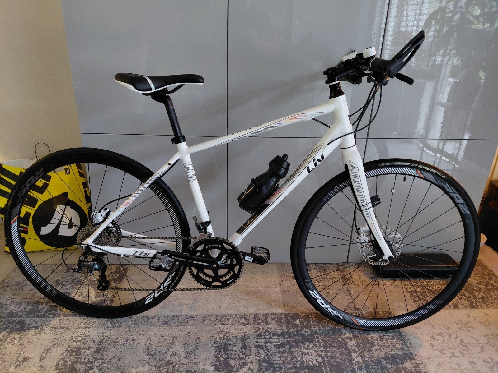 Hybride sportfiets Giant Liv Thrive (Nieuwstaat), Ophalen, 28 inch, 47 tot 50 cm, Giant