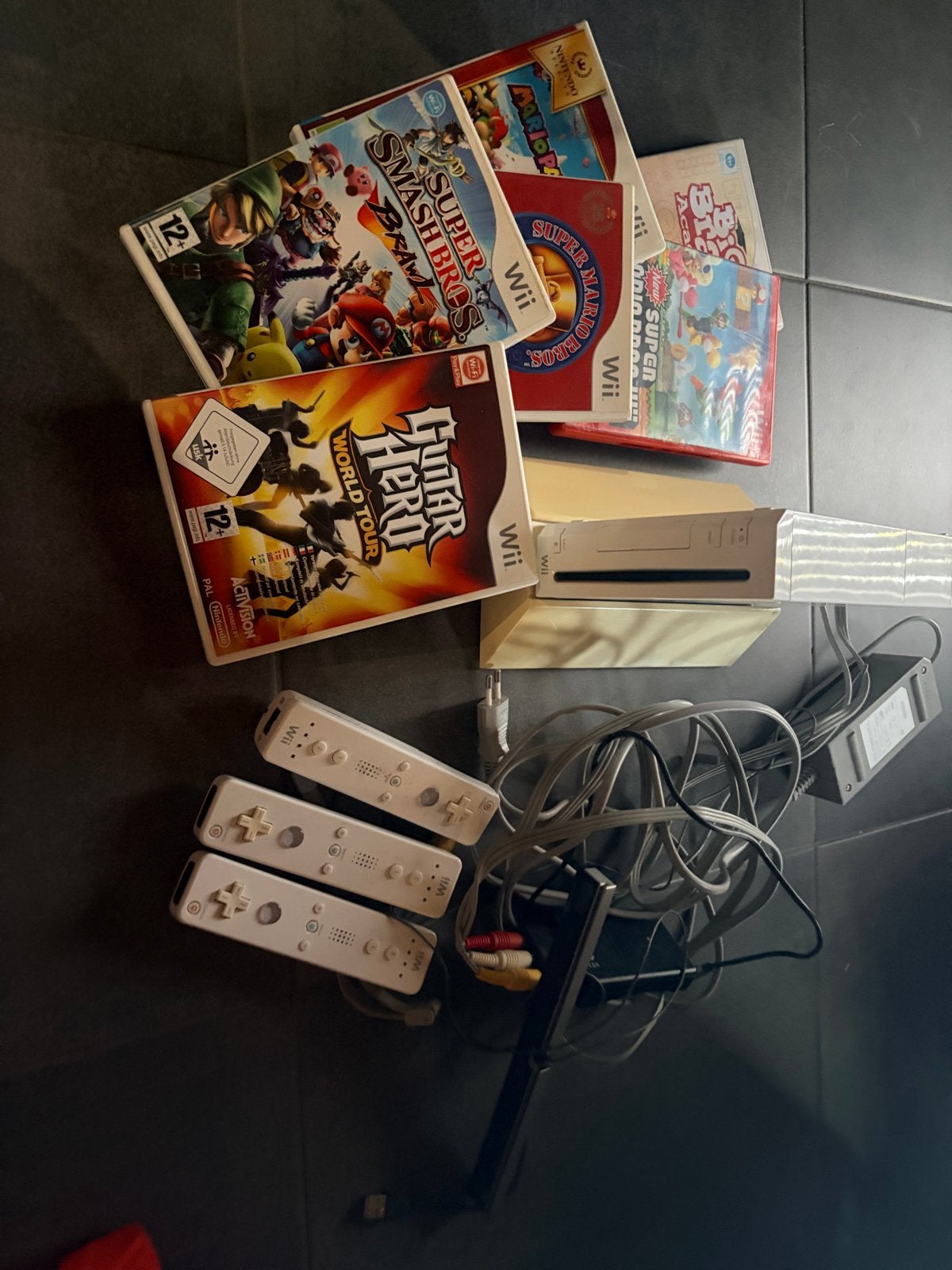 Wii Console Bundel met 6 Spellen en 3 Controllers, Ophalen, Gebruikt, Overige genres, Eén computer