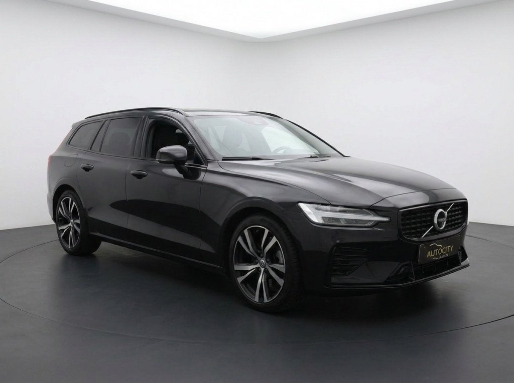 Volvo V60 T6 Recharge R-Design AWD 340PK | Pano | Harman Kar, Lane Keeping Assist, Gebruikt, Euro 6, 4 cilinders