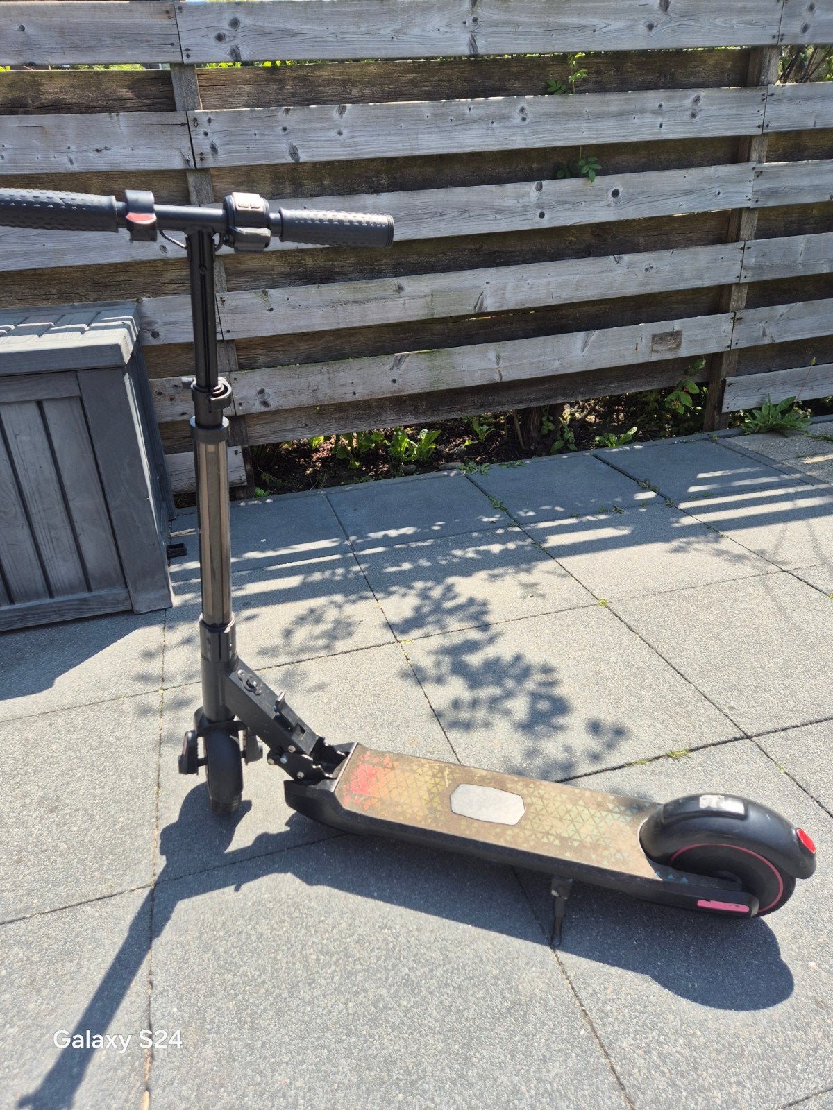 Elektrische kinderstep, Fietsen en Brommers, Steps, Ophalen of Verzenden, Gebruikt, Elektrische step (E-scooter), Onbekend