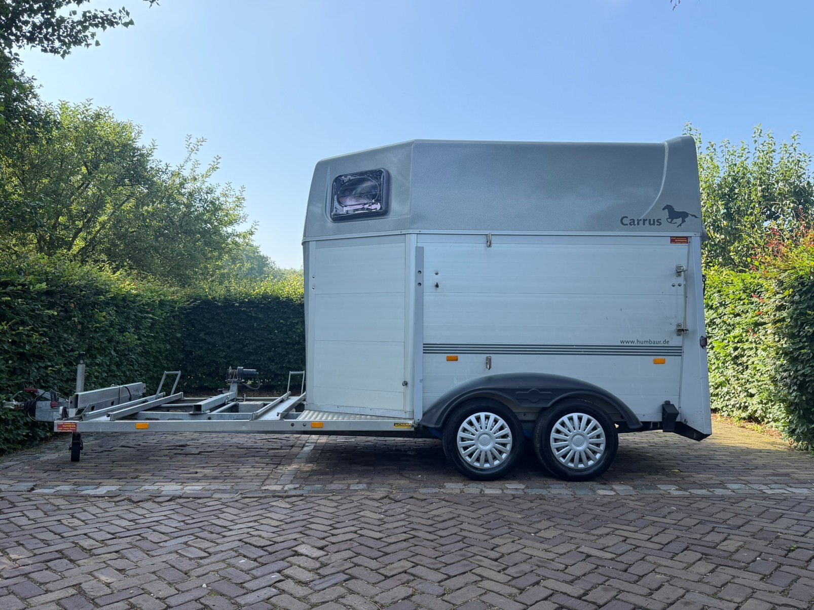 Mooie vol aluminium 2 paards Humbaur mentrailer, Dieren en Toebehoren, Ophalen, Aluminium, Zo goed als nieuw, 2-paards trailer