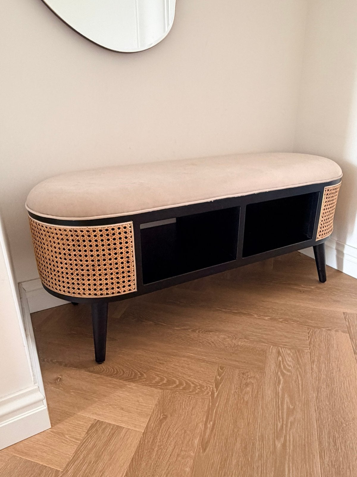 Schoenenbankje met rotan en fluwelen zitting, Ophalen, Zo goed als nieuw, Zwart, Hout