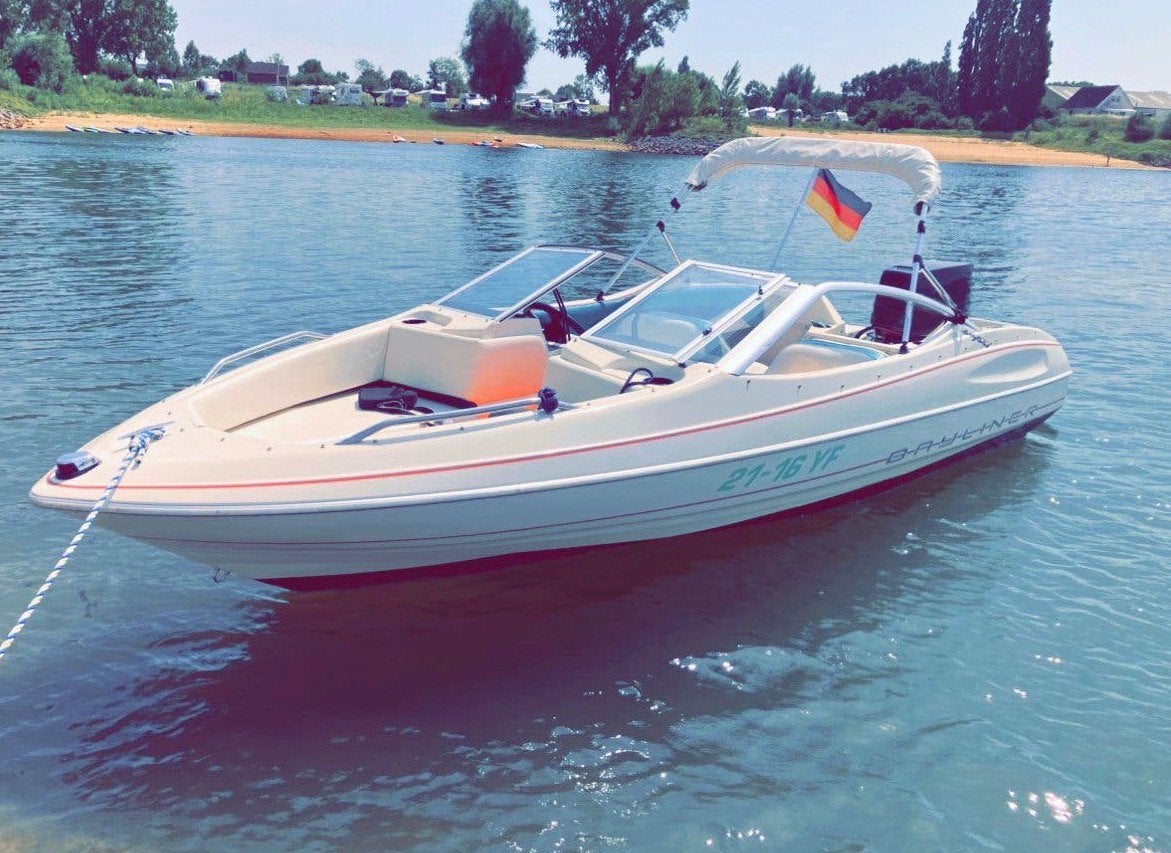 Bayliner capri bowrider, Watersport en Boten, Ophalen, Zo goed als nieuw, Bayliner