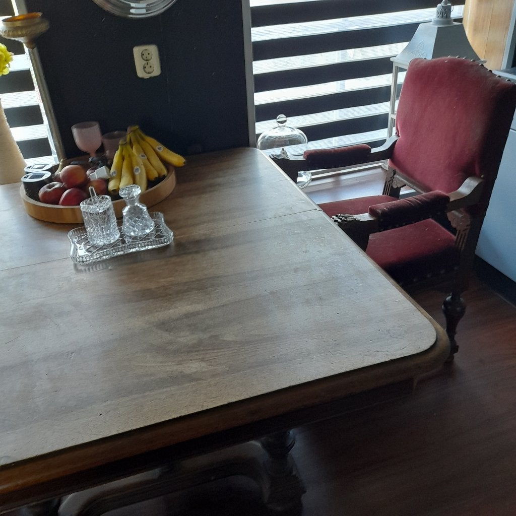 Eettafel en twee stoelen, Huis en Inrichting, Tafels | Eettafels, Ophalen, Gebruikt, 100 tot 150 cm, Eikenhout