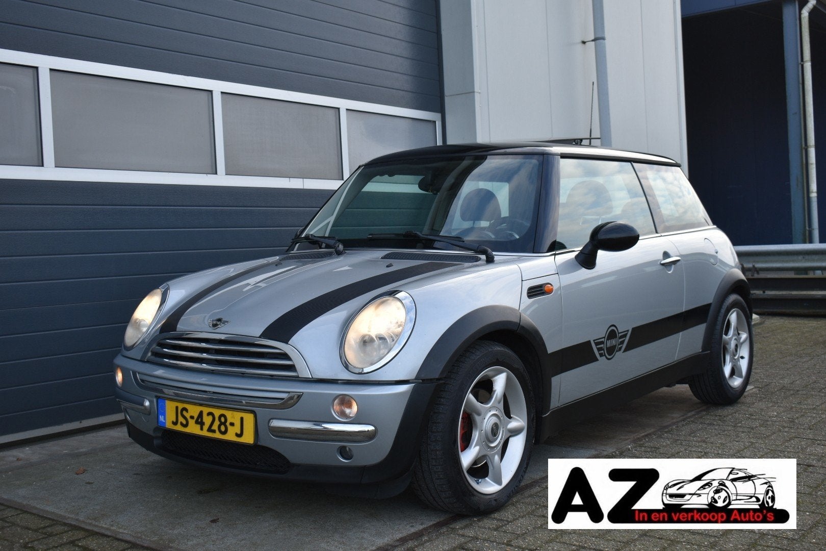 Mini Mini 1.6 Cooper Chili pano/navi, Voorwielaandrijving, Gebruikt, 4 cilinders, 4 stoelen