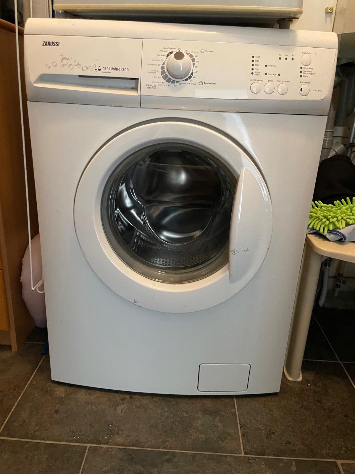 Wasmachine Zanussi ZWG5136, Ophalen, 1200 tot 1600 toeren, 4 tot 6 kg, Zo goed als nieuw