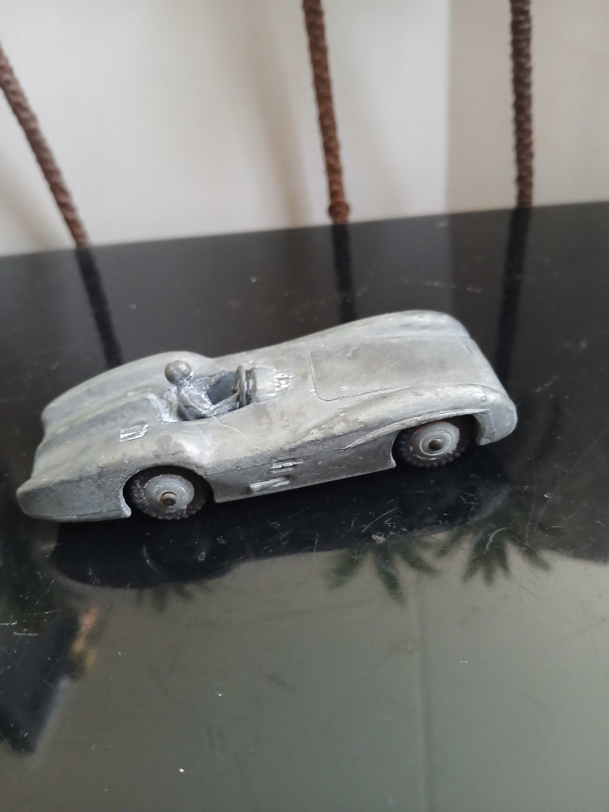 Mercedes racewagen.  Dinky toys 237, Ophalen of Verzenden, Gebruikt, Dinky Toys