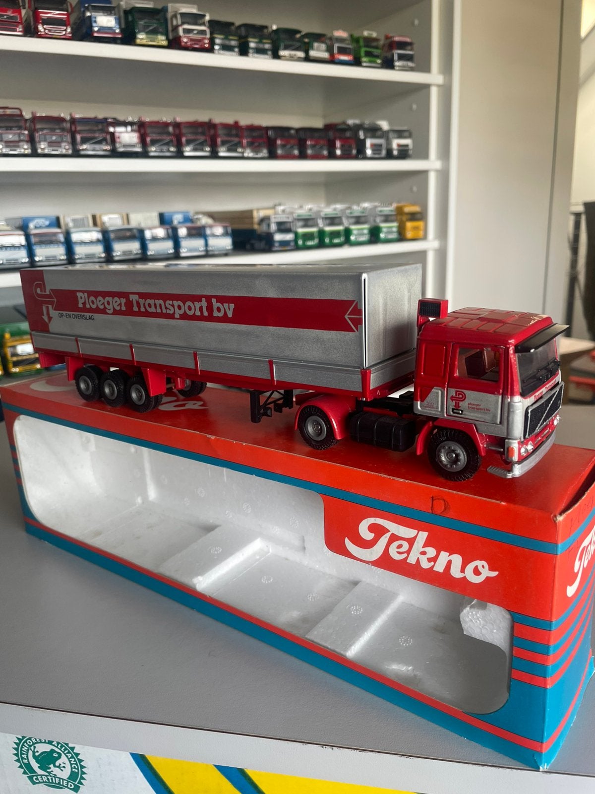 Volvo F12 Ploeger., Ophalen of Verzenden, Zo goed als nieuw, Bus of Vrachtwagen, Tekno