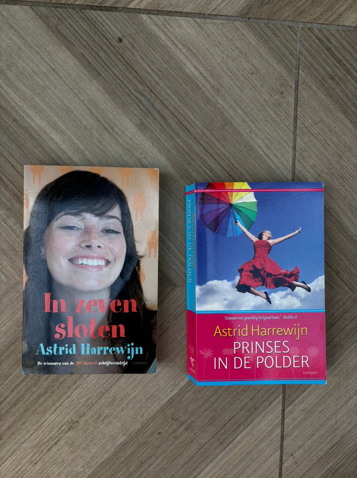 Twee zomerboeken Astrid Harrewijn, Boeken, Ophalen of Verzenden, Zo goed als nieuw