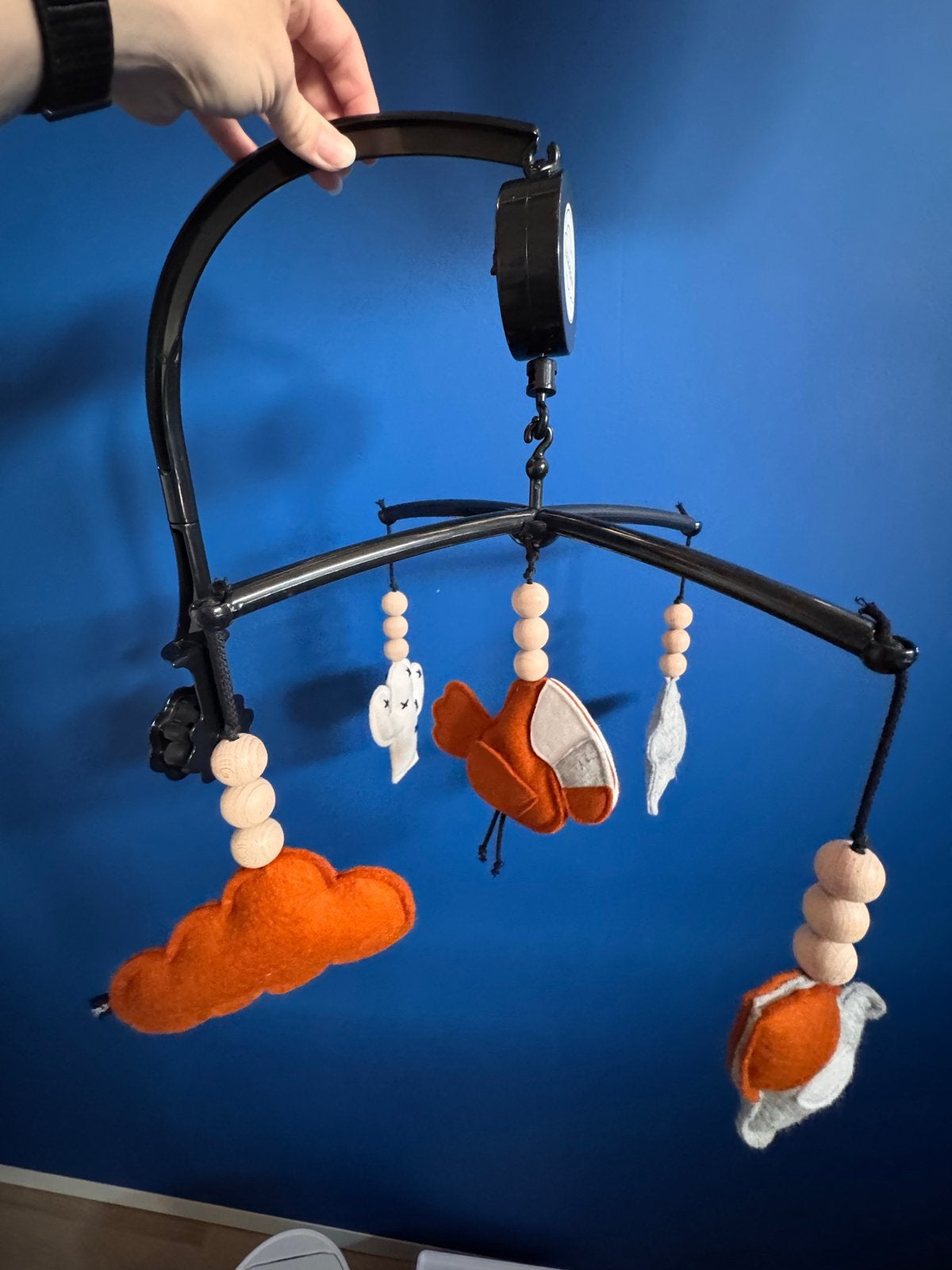 Muziek mobiel UkkePuq met vilten hangers, Ophalen of Verzenden, Zo goed als nieuw
