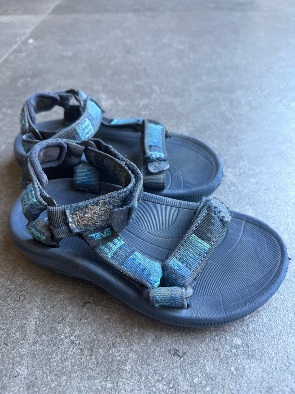 Twee paar teva’s, Ophalen of Verzenden, Zo goed als nieuw, Schoenen
