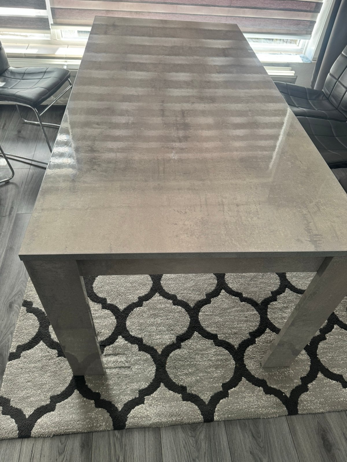 Complete set: Beton marmeren eettafel, salontafel, dressoir,, Ophalen