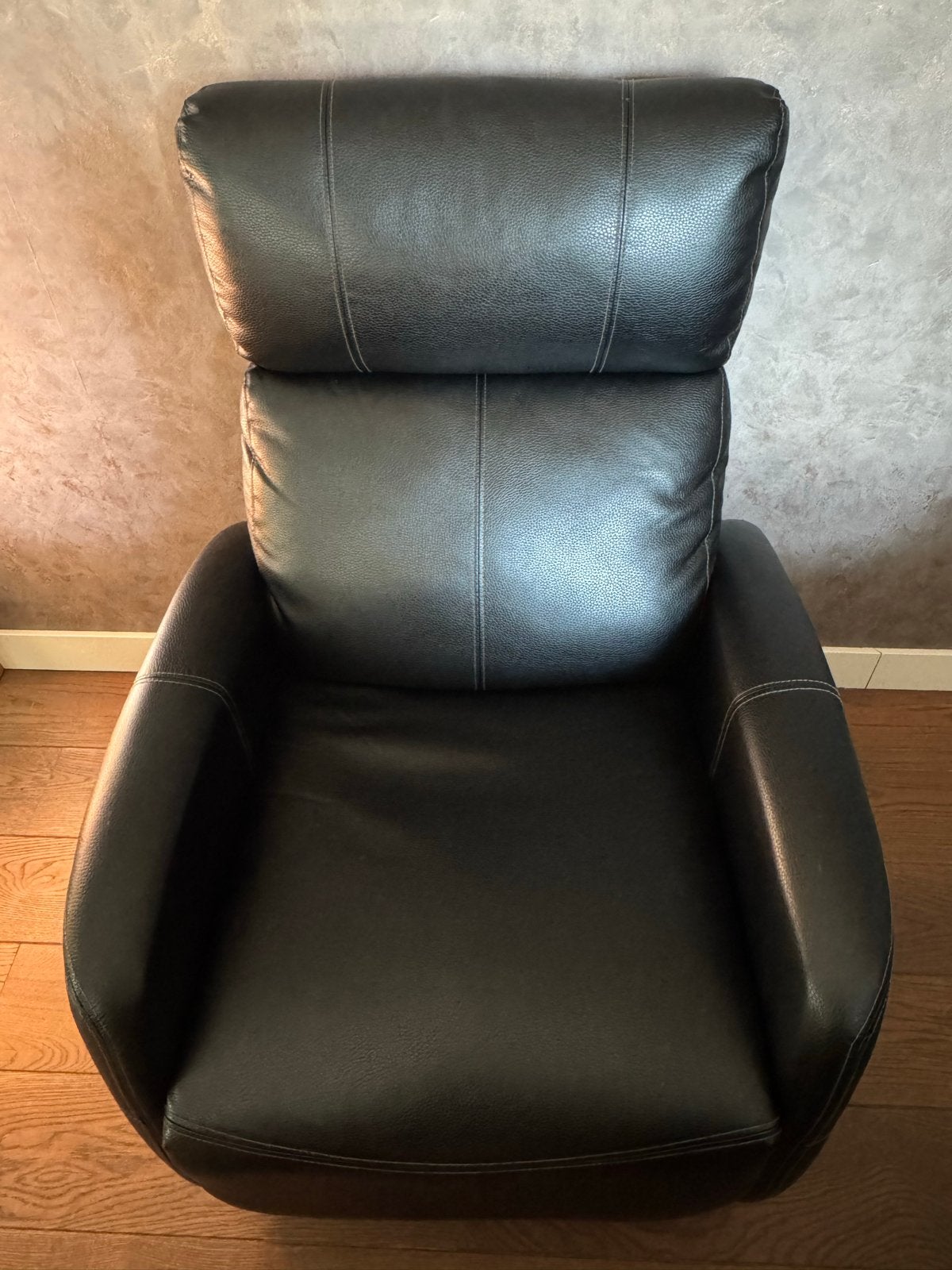 Comfortable Black Recliner Chair -  € 99,00, Ophalen, Gebruikt, 100 tot 125 cm, Leer