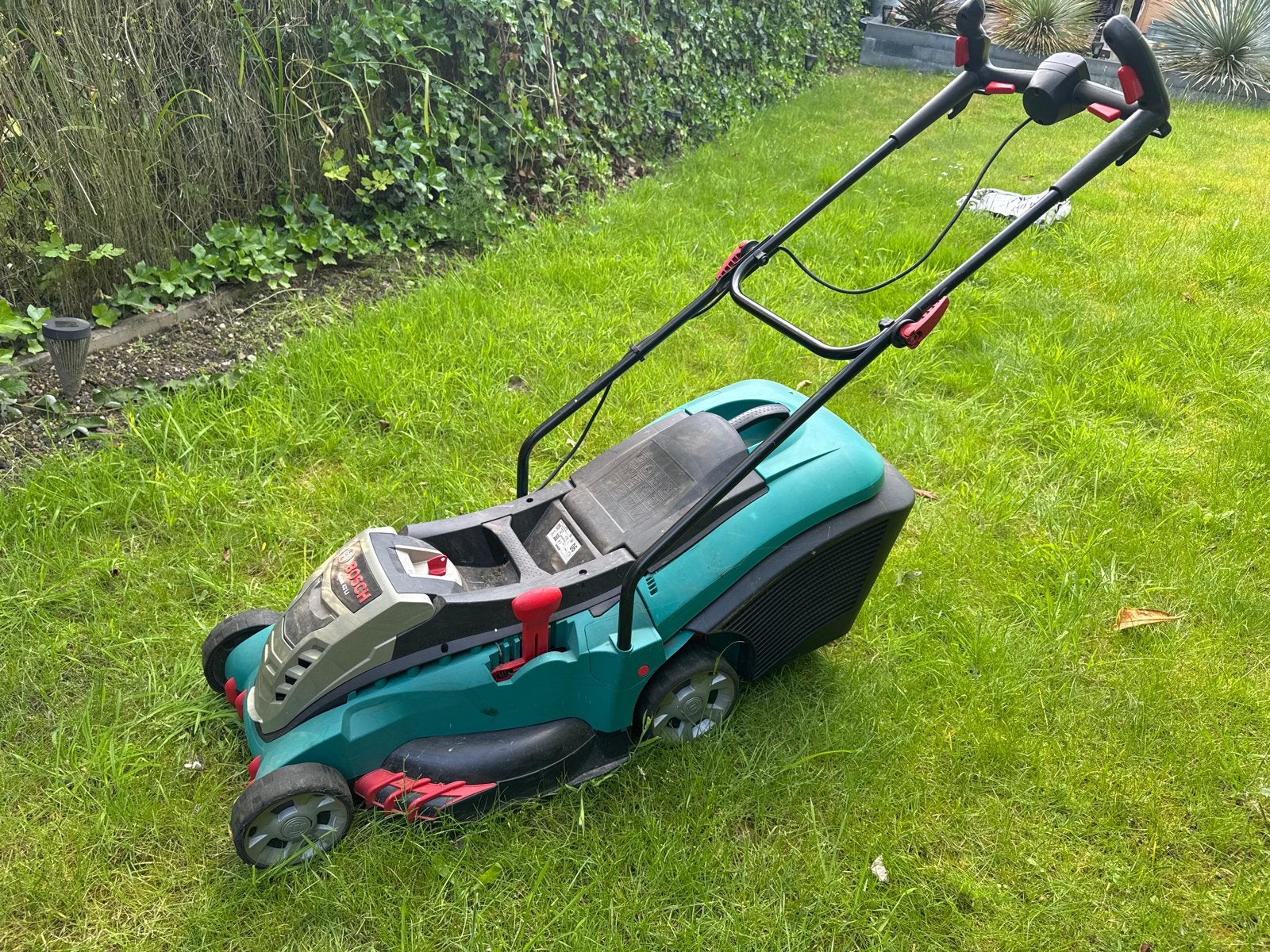 Bosch Rotak 43 LI Accu Grasmaaier, Tuin en Terras, Grasmaaiers, Gebruikt, Accu-grasmaaier, 40 t/m 49 cm, Cirkelmaaier, Opvangbak