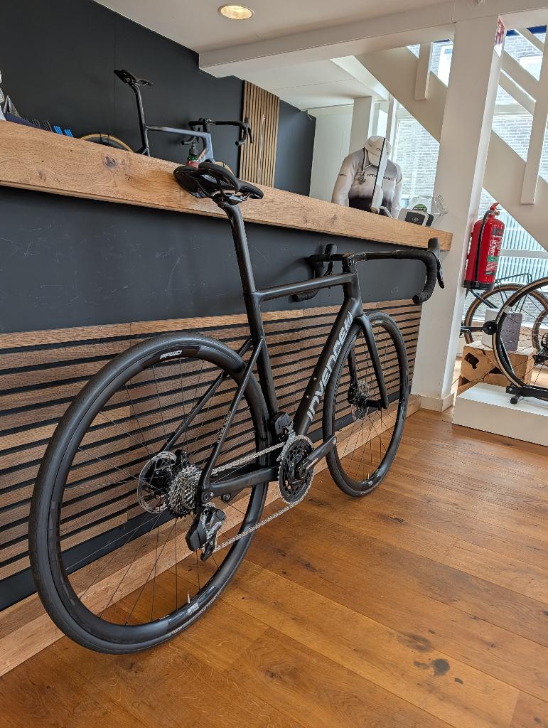 Invence R-one Sram Force AXS, 28 inch, Carbon, Havenstraat 43c, Nieuw