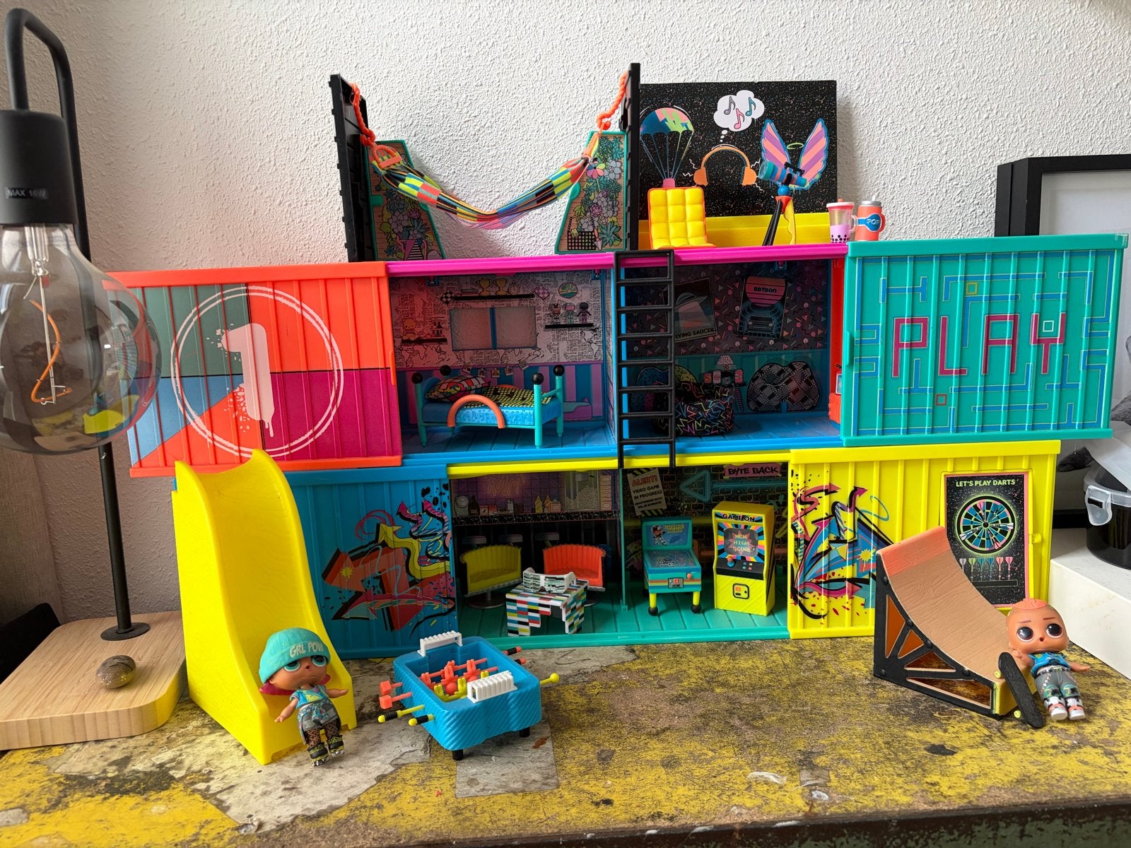 LOL Surprise Speelhuis met accessoires en poppen, Ophalen of Verzenden, Gebruikt, Poppenhuis