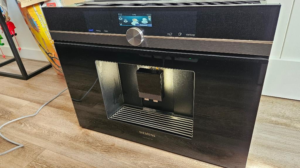 Siemens inbouw koffiemachine CTES33W, Witgoed en Apparatuur, Ophalen, Afneembaar waterreservoir, Gebruikt, 10 kopjes of meer