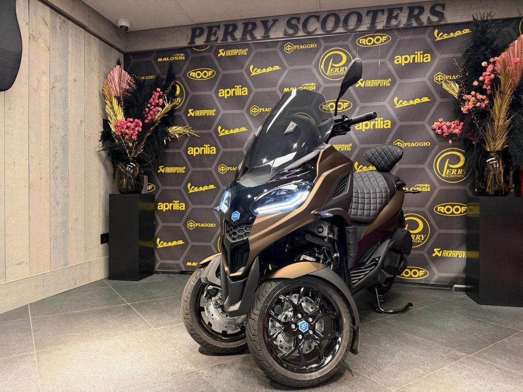 Piaggio 310 MP3 HPE Sport EURO5+ 2026 SPECIALPAINT MARRAKECH, Motoren, Gedempte oude gracht 112
2011GW   Haarlem, Scooter, Piaggio