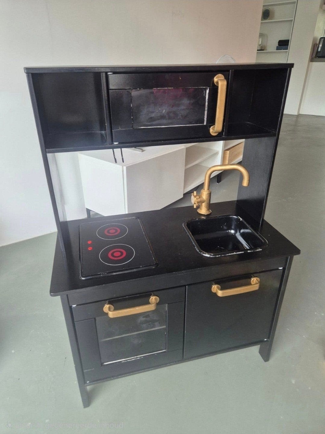 Zwarte speelkeuken met gouden accenten, Ophalen