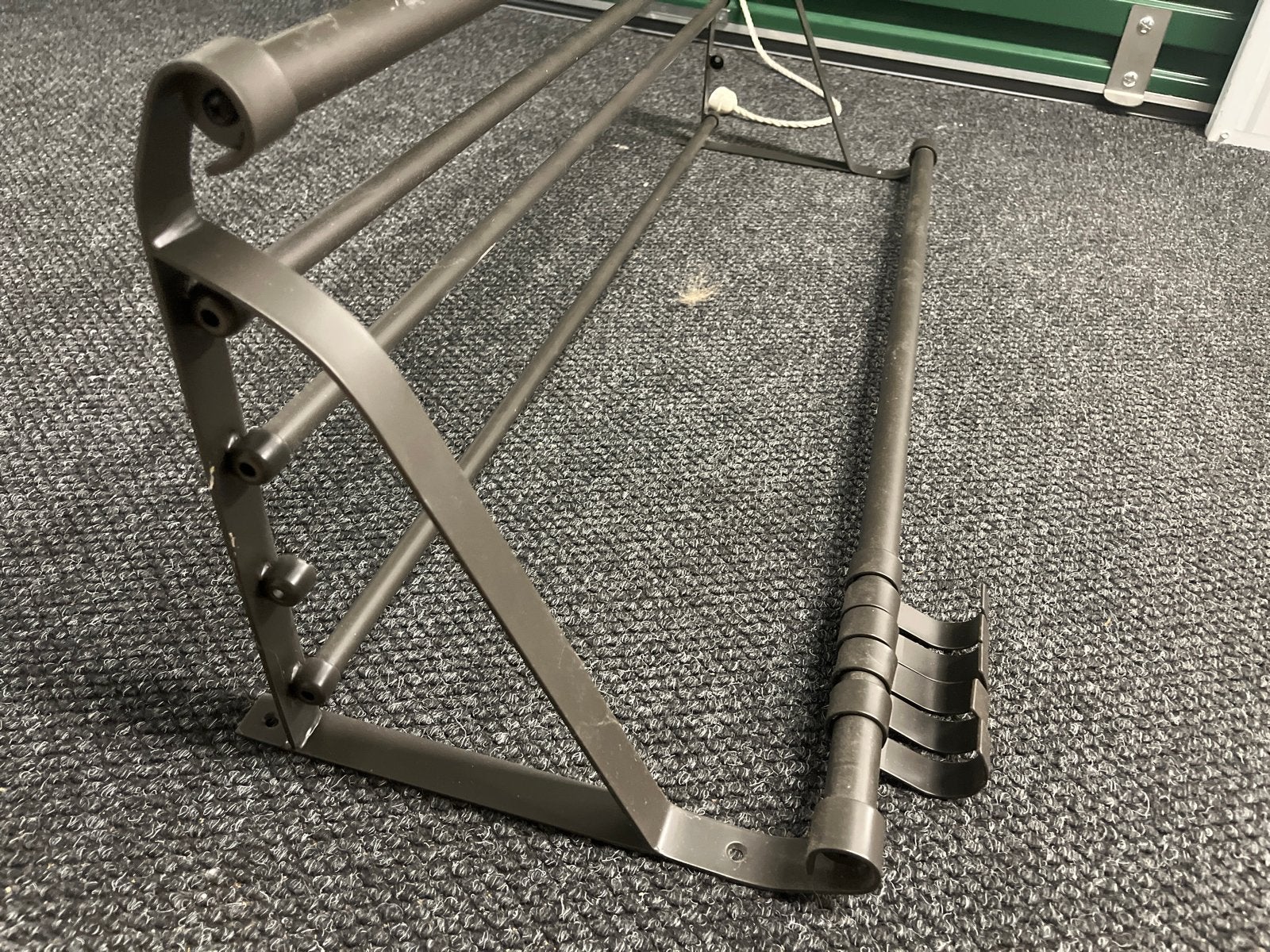 Gratis: Metalen wandkapstok met hoedenplank en haken, Huis en Inrichting, Woonaccessoires | Kapstokken, Gebruikt, Minder dan 100 cm