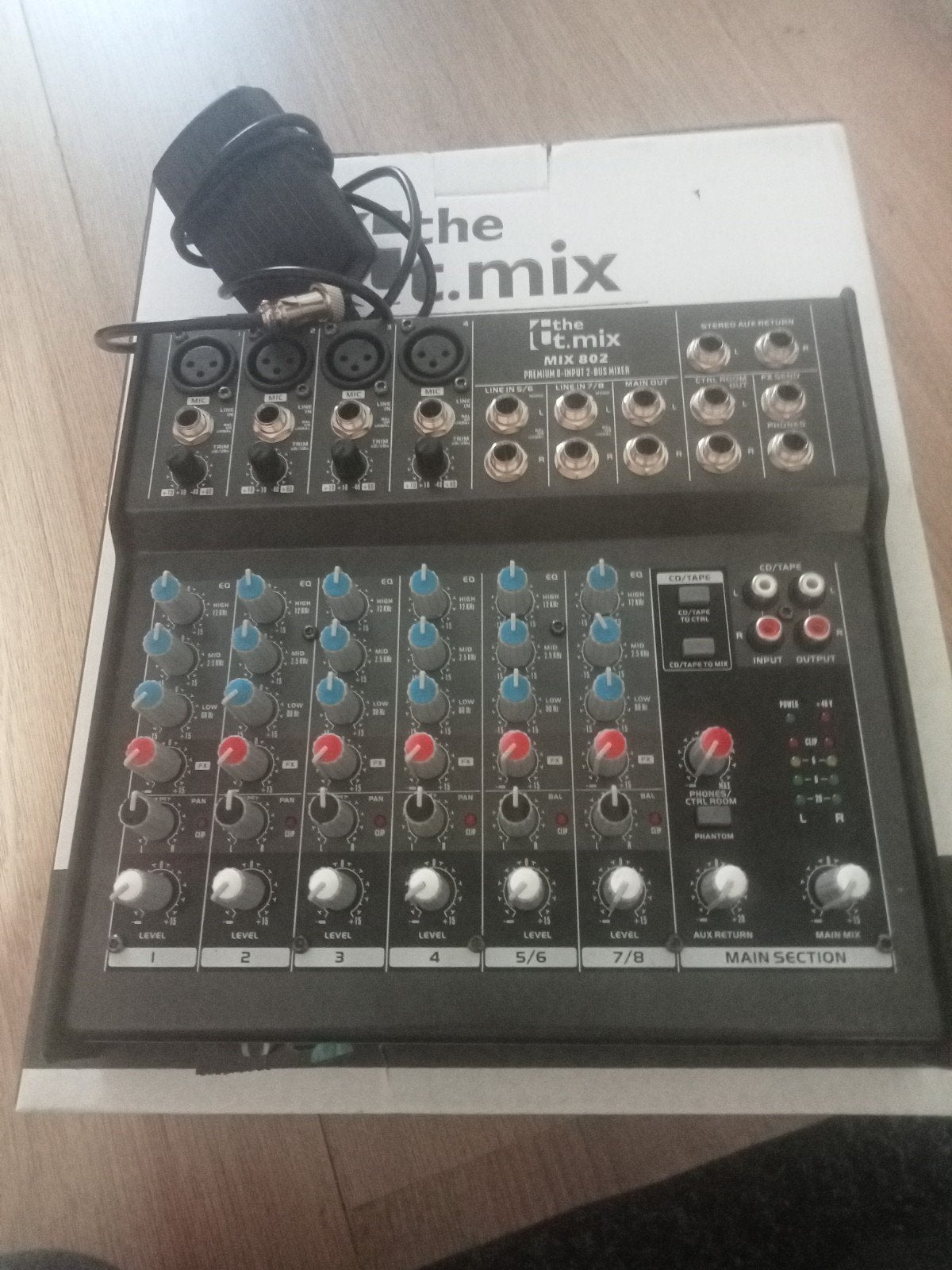 mixer  the T-mix 8 in 2 out Nieuwstraat . €40-, Ophalen of Verzenden, Zo goed als nieuw, Minder dan 5 kanalen
