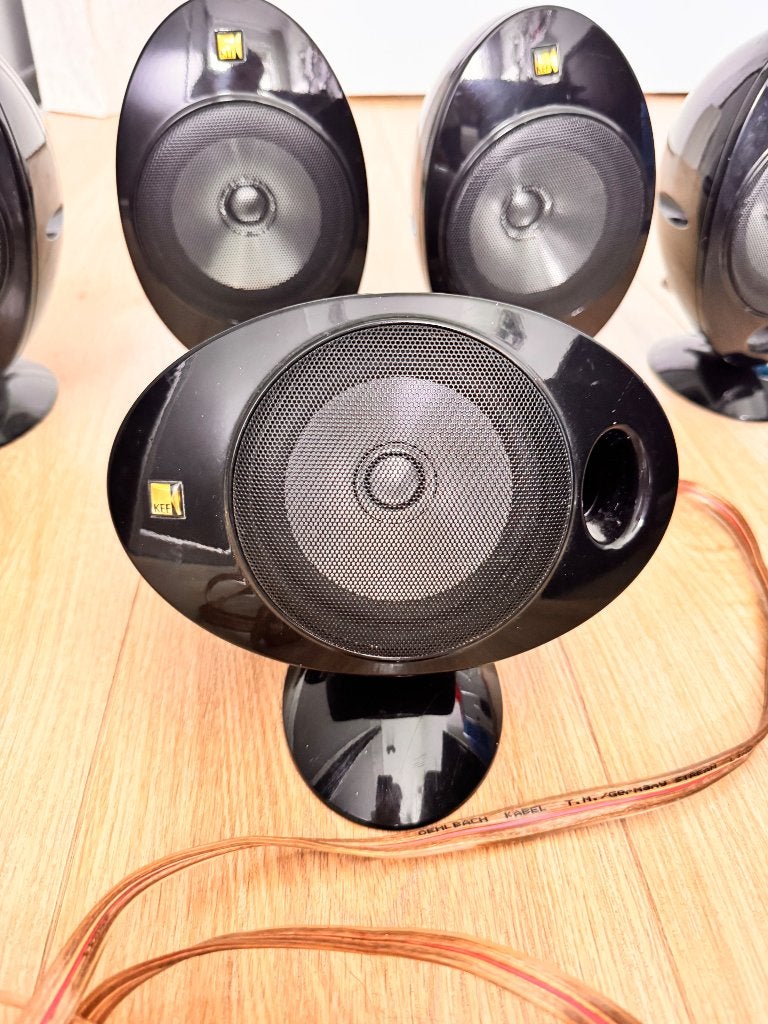 KEF surround speakers 5 stuks – zwarte egg speakers, Ophalen, Speakerset, Zo goed als nieuw, 60 tot 120 watt