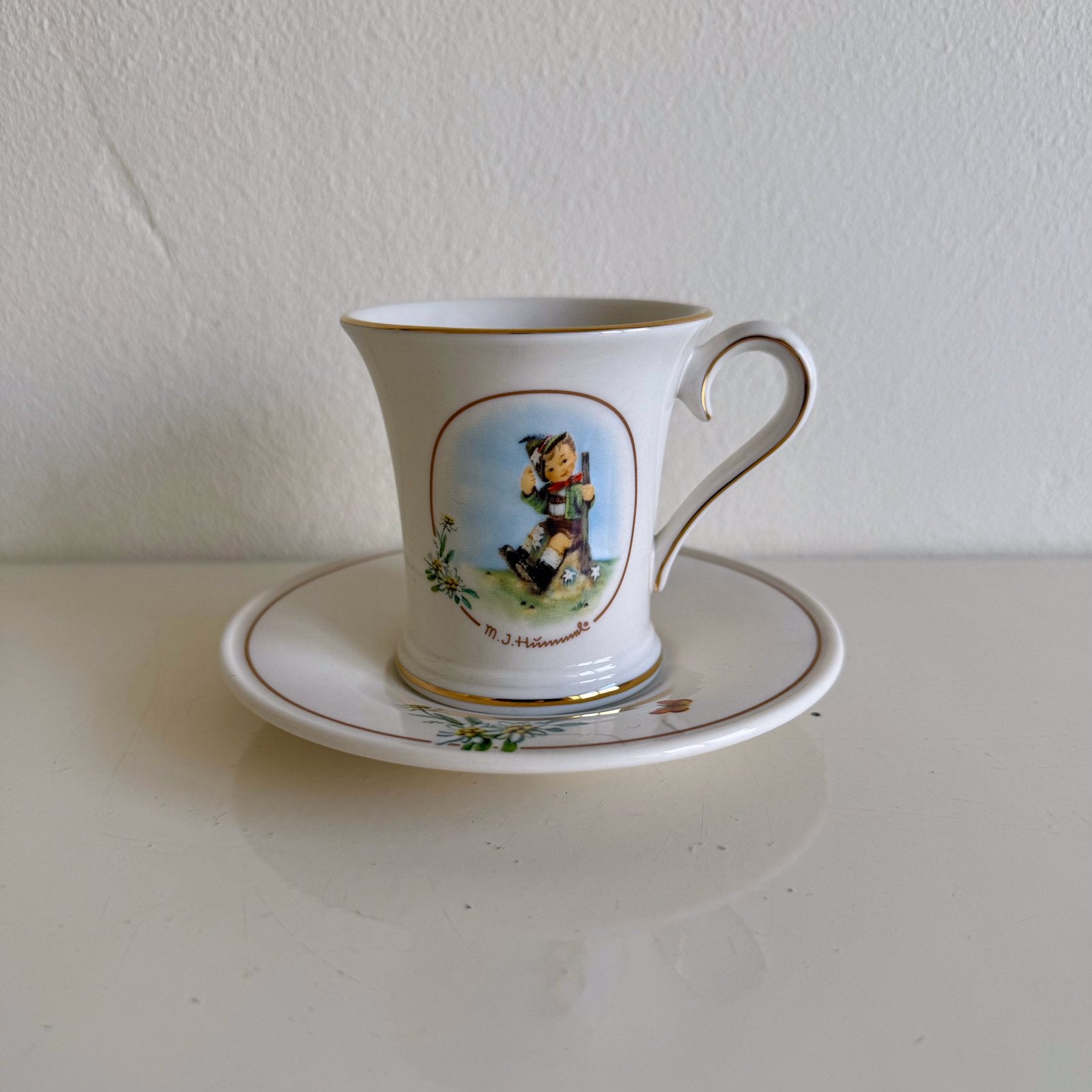 Hummel espresso kop/schotel, 61-001-09-4, I' hab's erreicht, Ophalen of Verzenden, Nieuw, Porselein, Kop en/of schotel