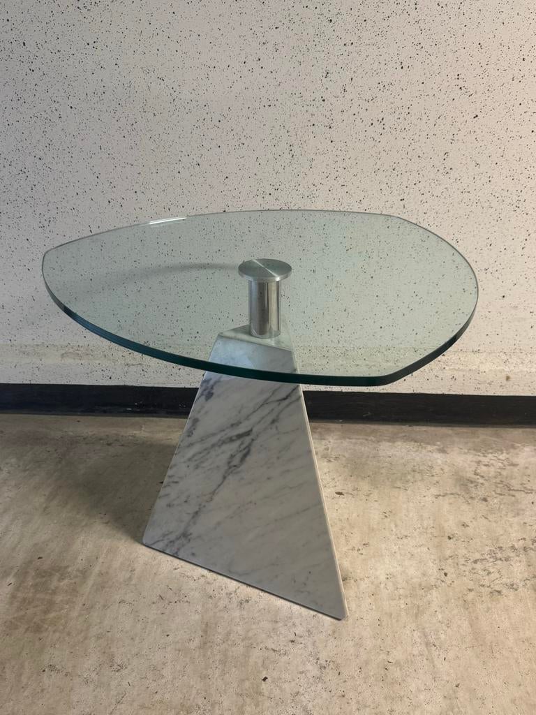Unieke Salontafel met Glazen Blad en Marmeren Voet, Antiek en Kunst, Antiek | Meubels | Tafels, Ophalen