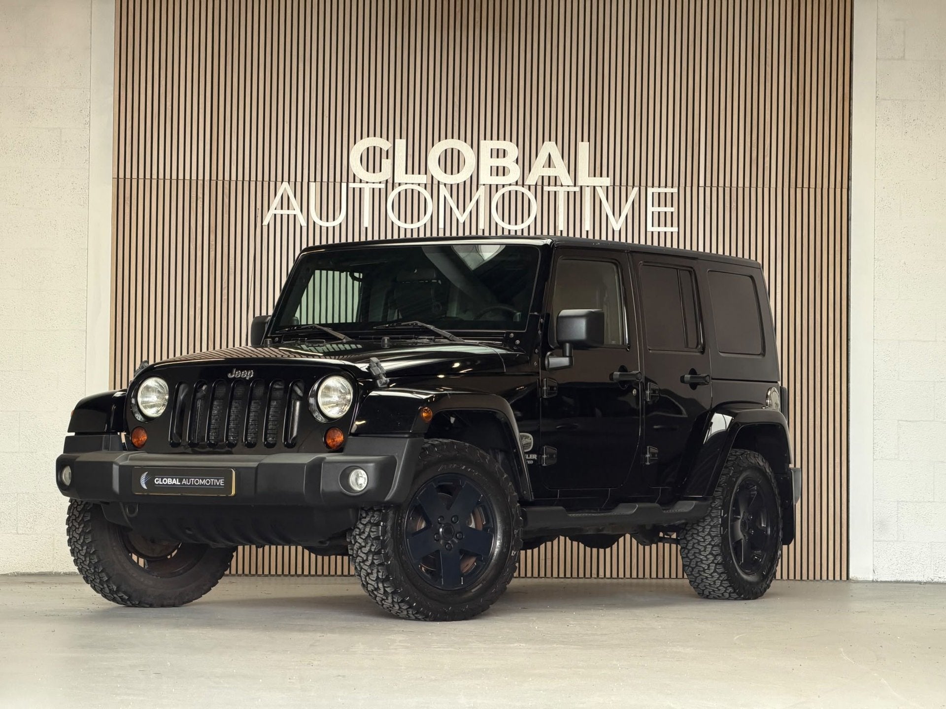 Jeep JEEP WRANGLER UNLIMITED - GRIJS KENTEKEN - TREKHAAK - A, Lederen bekleding, Gebruikt, 4 cilinders, Zwart