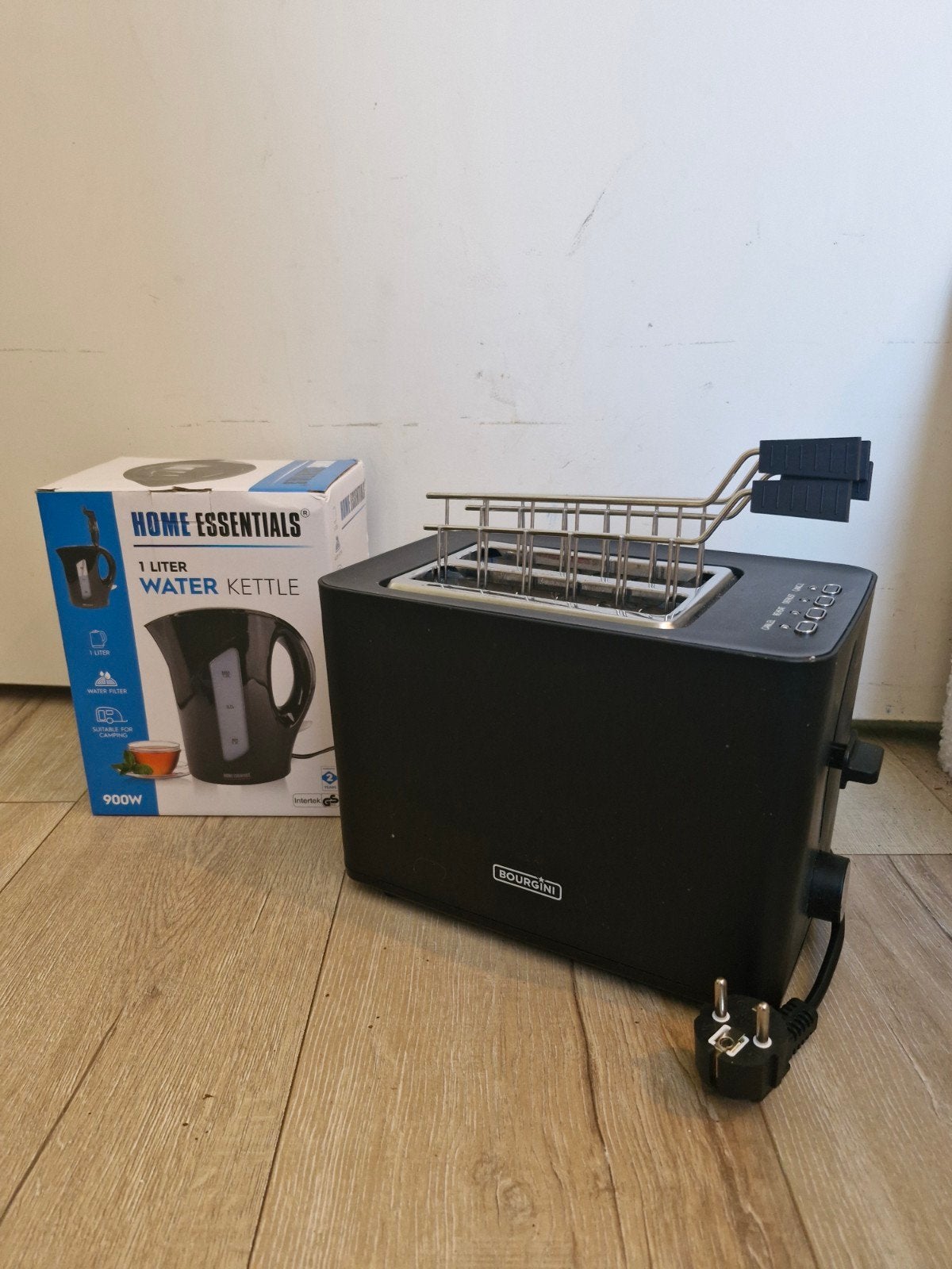 Broodrooster bourgini & waterkoker, Witgoed en Apparatuur, Broodroosters, Ophalen of Verzenden, Nieuw, Meer dan 8 standen