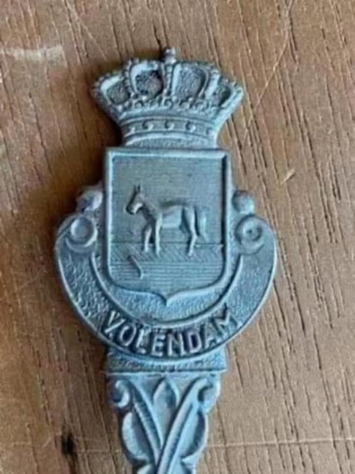 Lepeltje Volendam : met kroon en wapen met paard, Antiek en Kunst, Antiek | Bestek, Ophalen of Verzenden