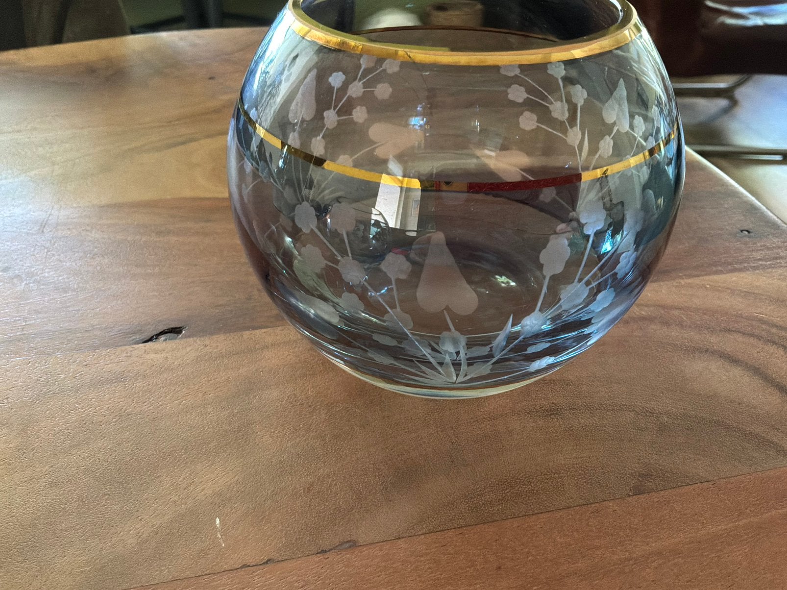 Bohemian rozenbowl ijsblauw geëtst kristal dikke bodem 2 x, Antiek en Kunst, Ophalen of Verzenden