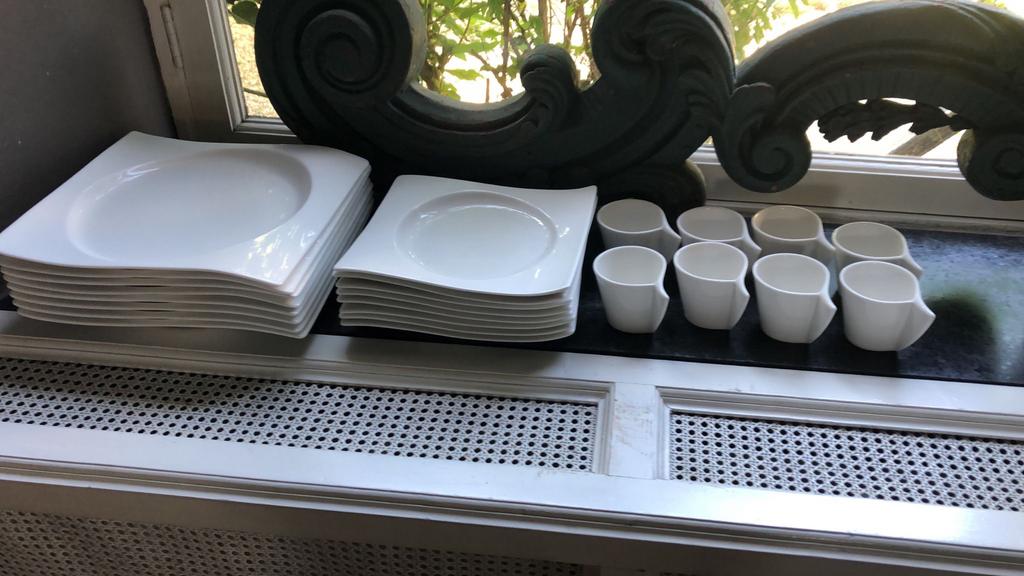 Villeroy & Boch servies: borden en kopjes, Ophalen of Verzenden, Zo goed als nieuw, Porselein, Compleet servies