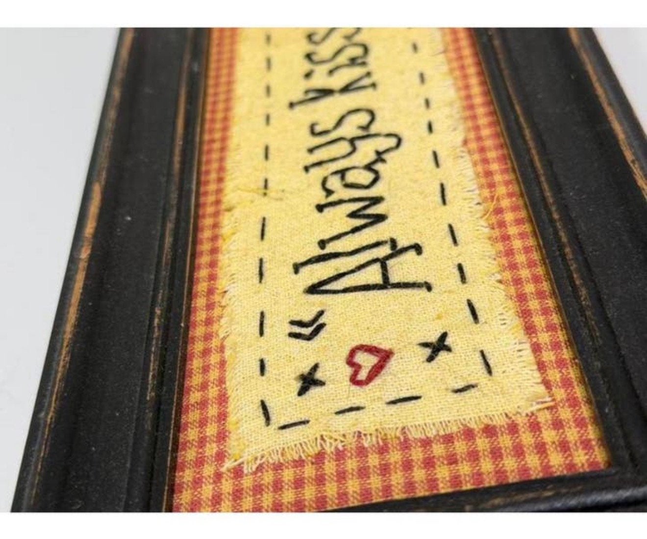 Vintage Houten Bordje – “Always kiss me goodnight!” – 40 cm, Ophalen of Verzenden, Zo goed als nieuw, H, H